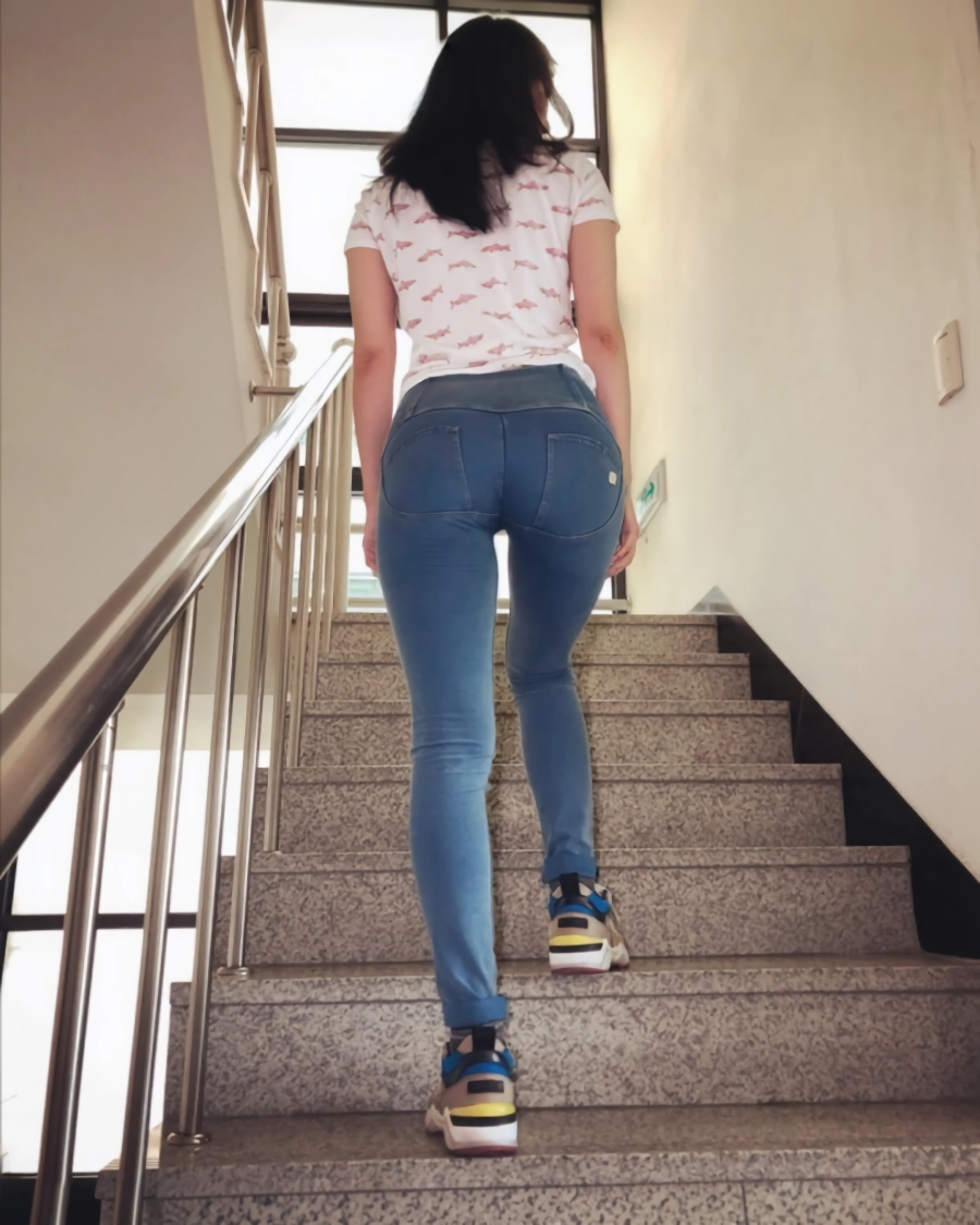 일본인 출신 방송인 사유리 뒤태