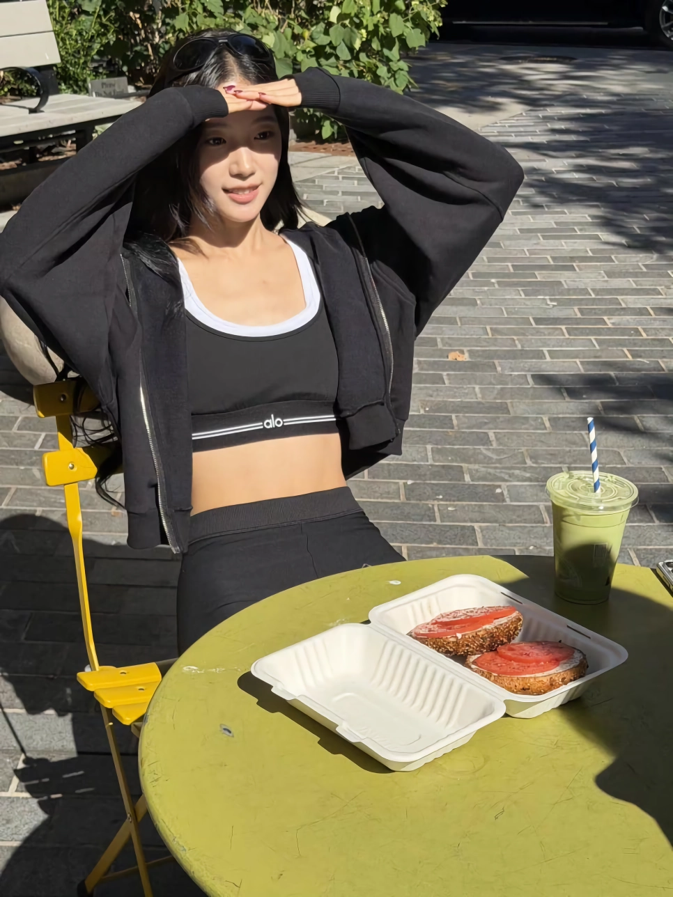 인스타) 레깅스 입고 거리를 활보하는 카즈하