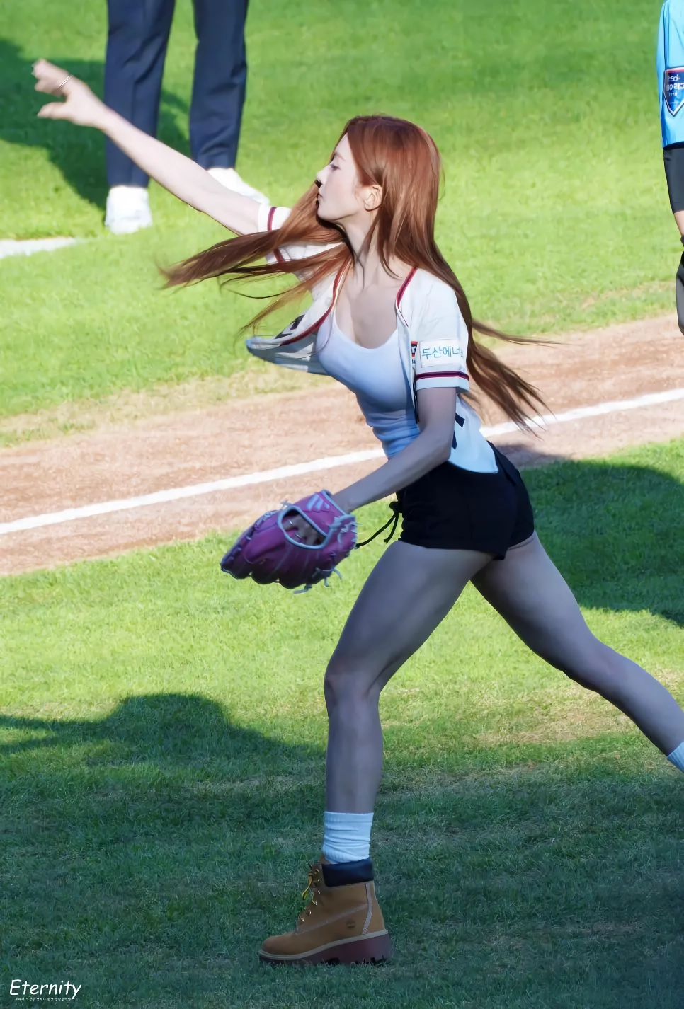 권은비 시구사진 고화질