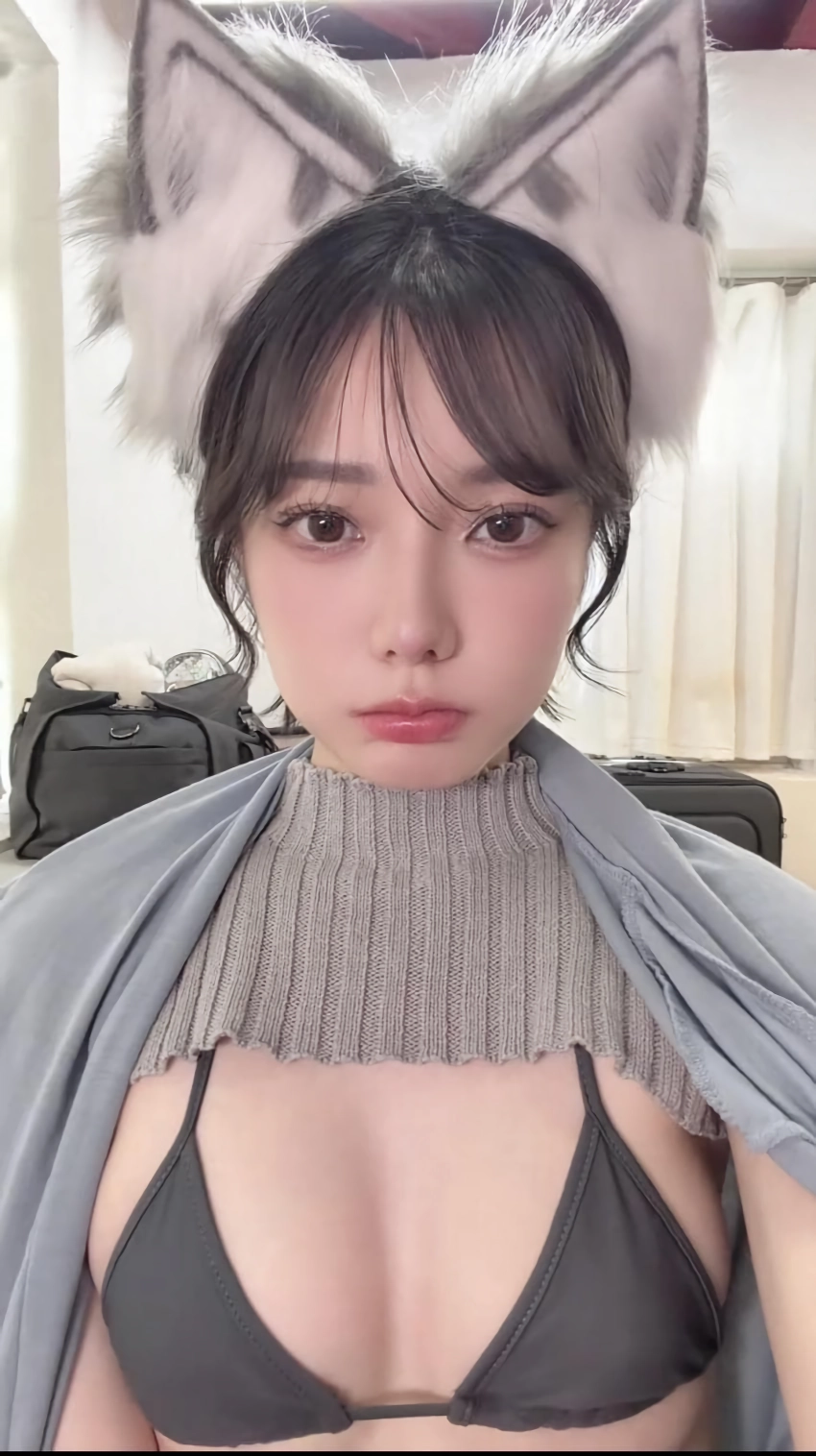 얼굴은 존예인데 가슴 크기가 아쉽네