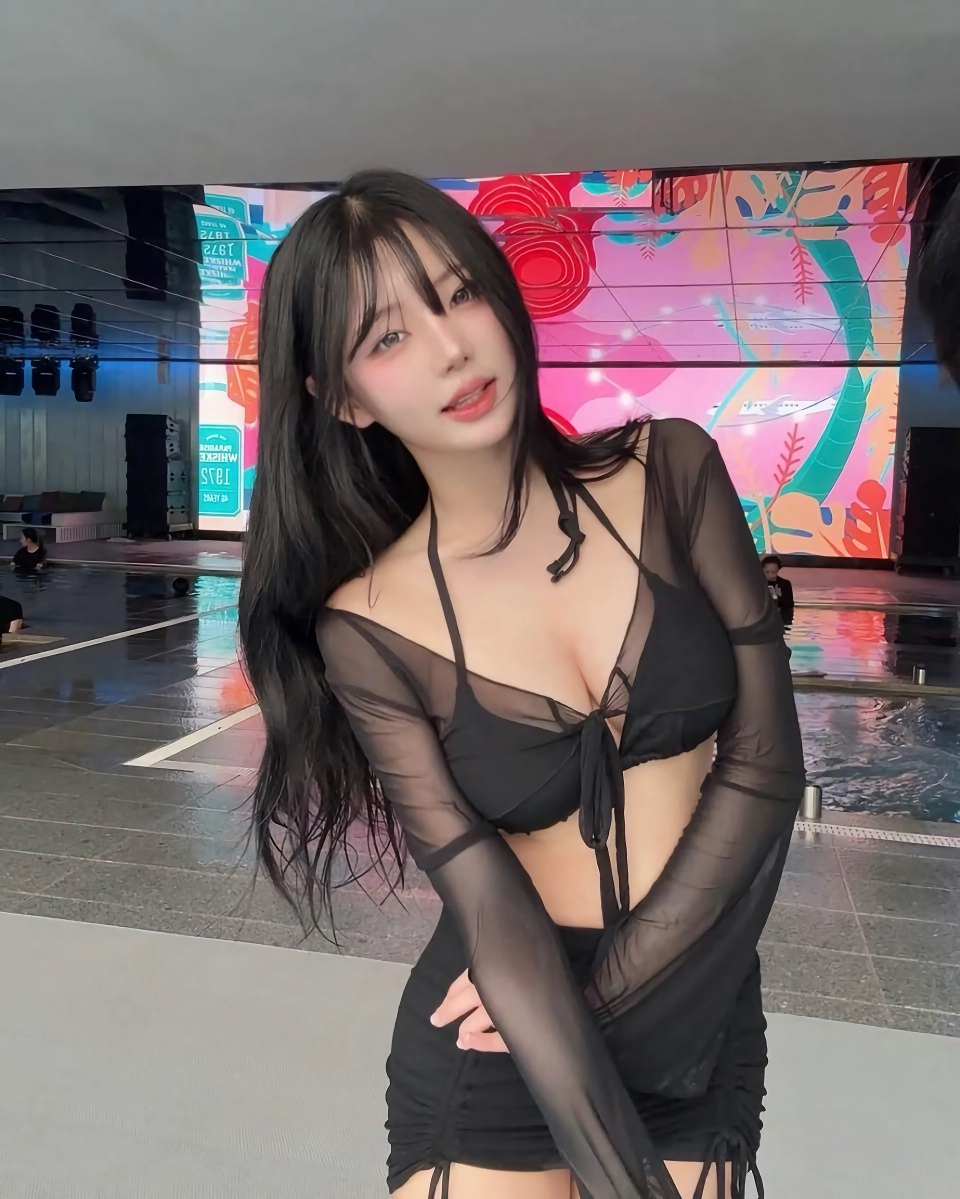 마요찌 비키니 몸매 가슴골