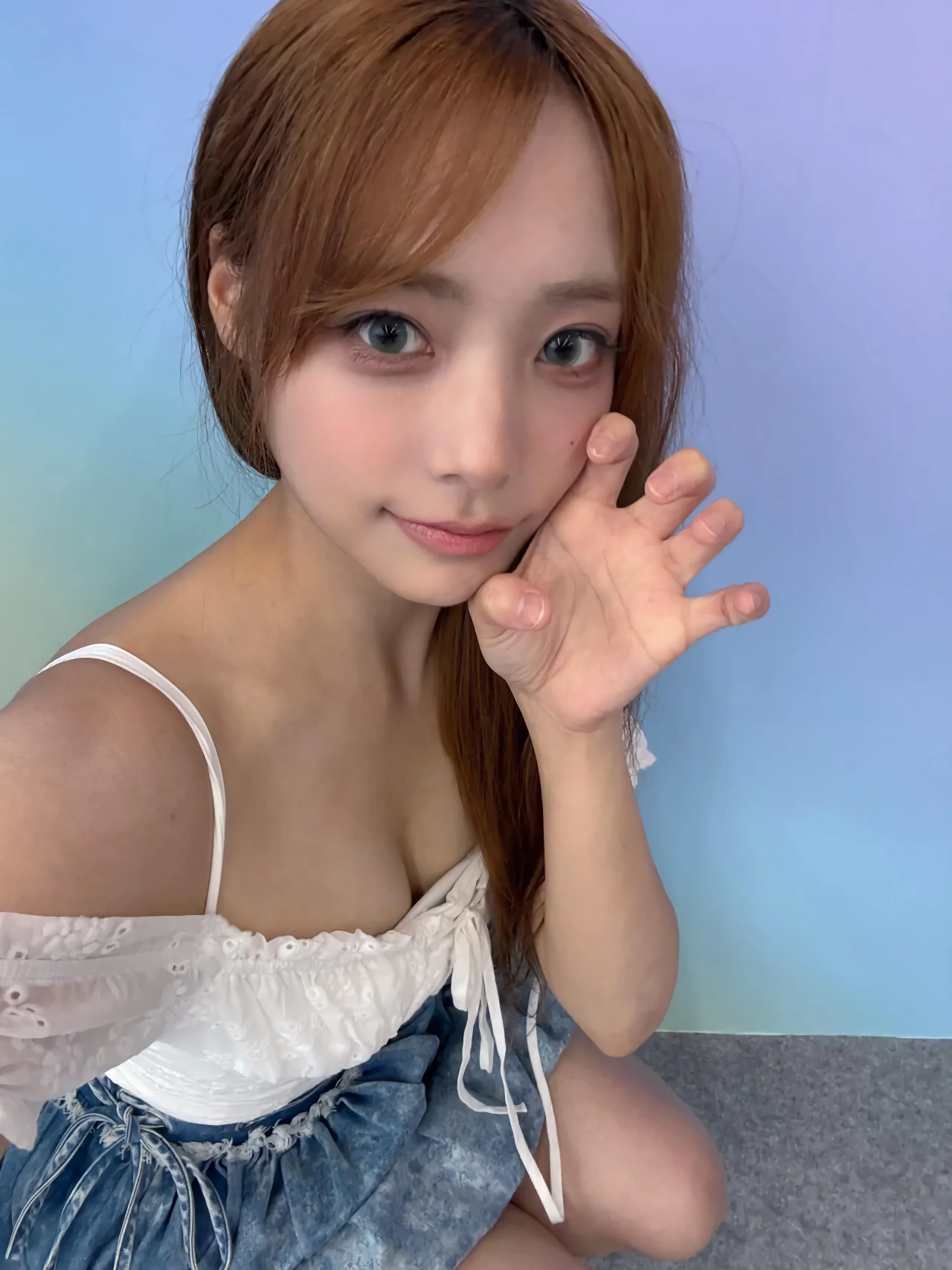 QWER 시연 가슴골 이정도면 몇컵 예상함?