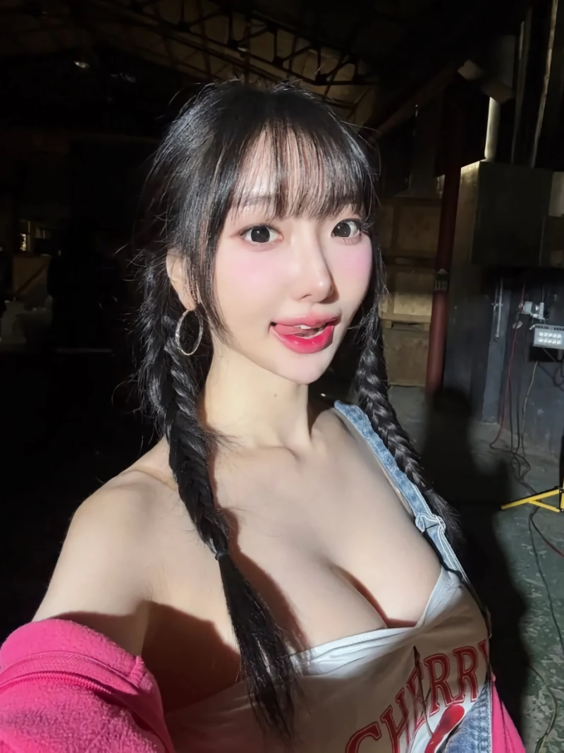 치어리더 출신 이다연 맥심 화보