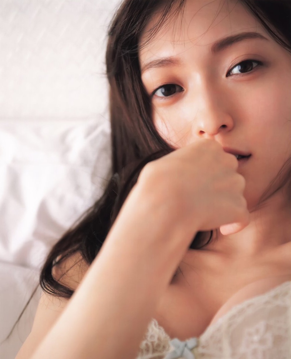 [일본]마호 야마구치 수영복 화보 50장 ①