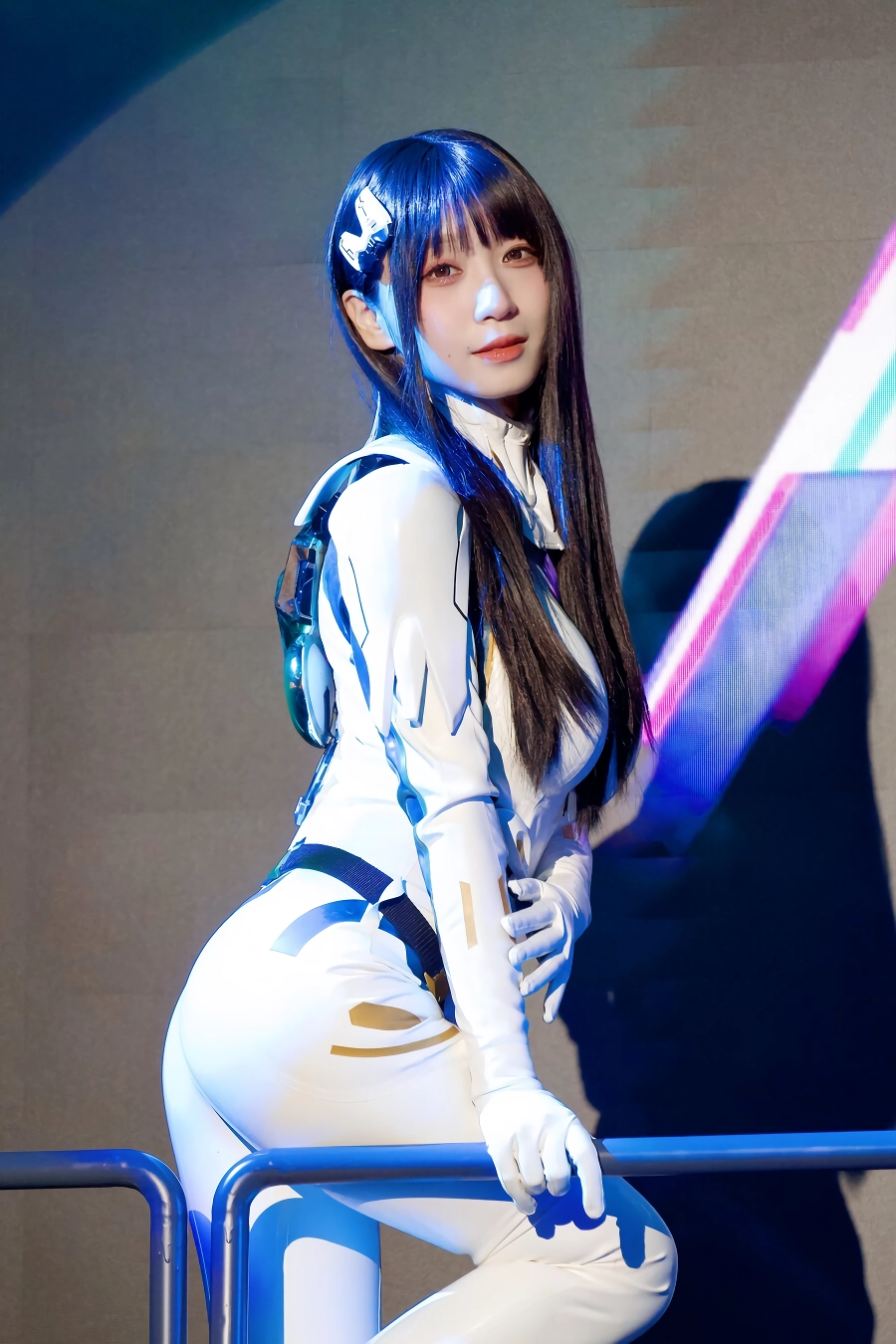물이 미친듯이 나오는 코스프레 복장 jpg
