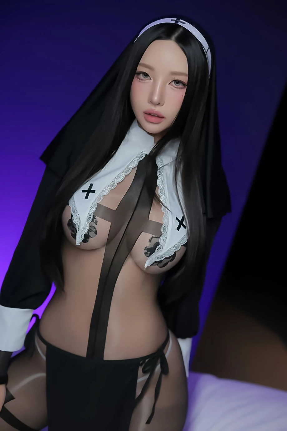 동그란 섹시 수녀 꼭지에 붙인 니플패치