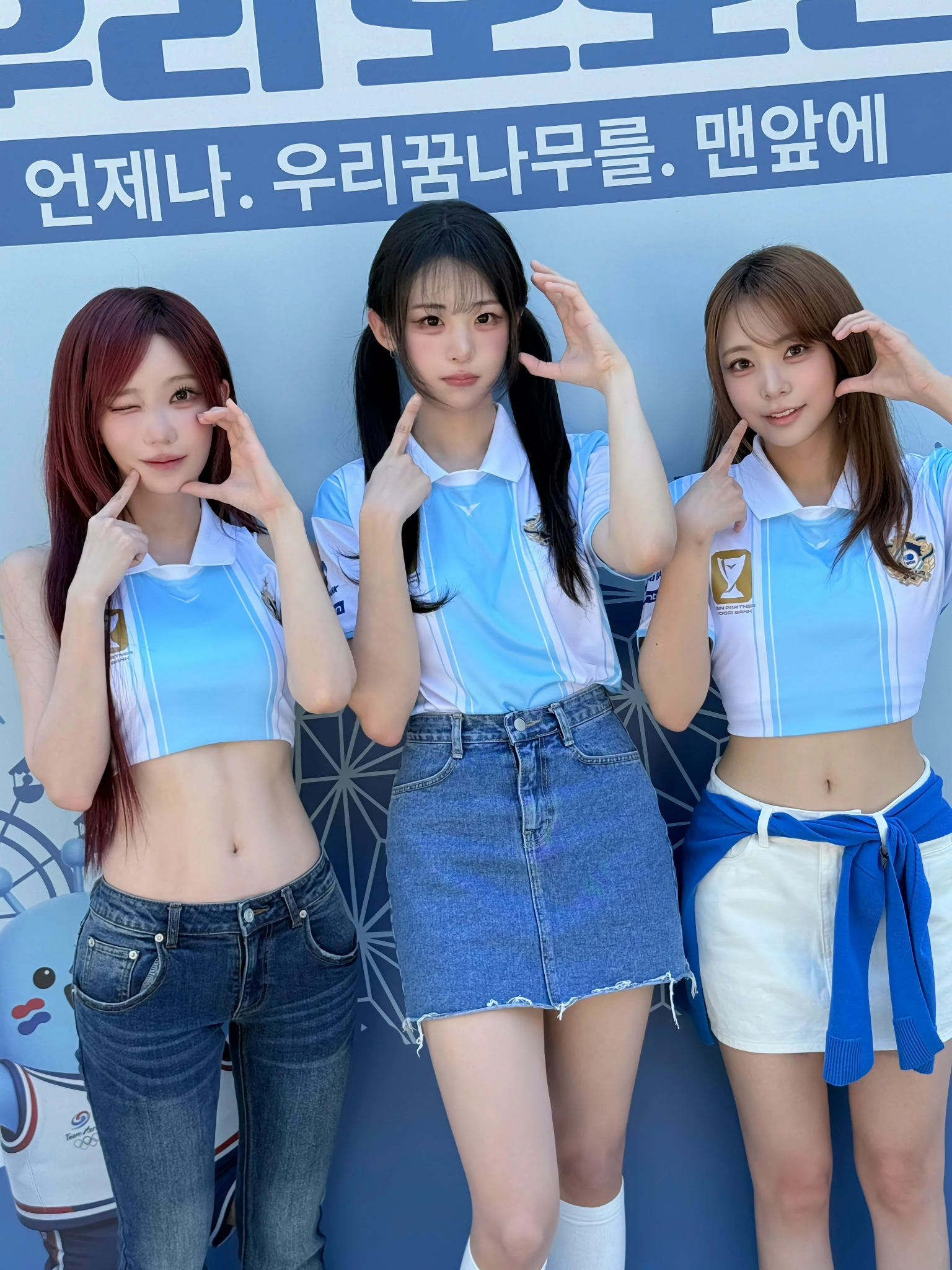QWER 공식 SNS 사진 업로드 근황