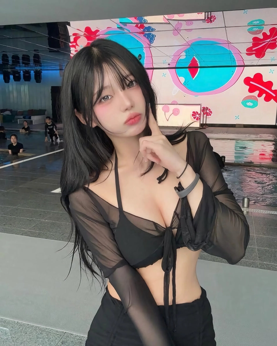마요찌 비키니 몸매 가슴골