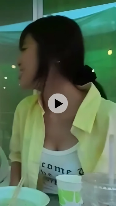 ㅇㅎ?) 흰티 입은 하이키 옐.gif
