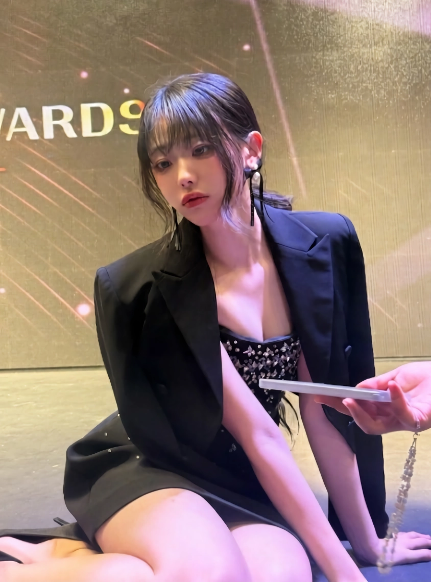 (SOUND)qwer 히나 (+ 냥뇽녕냥 시절) 섹시한 의상 가슴골
