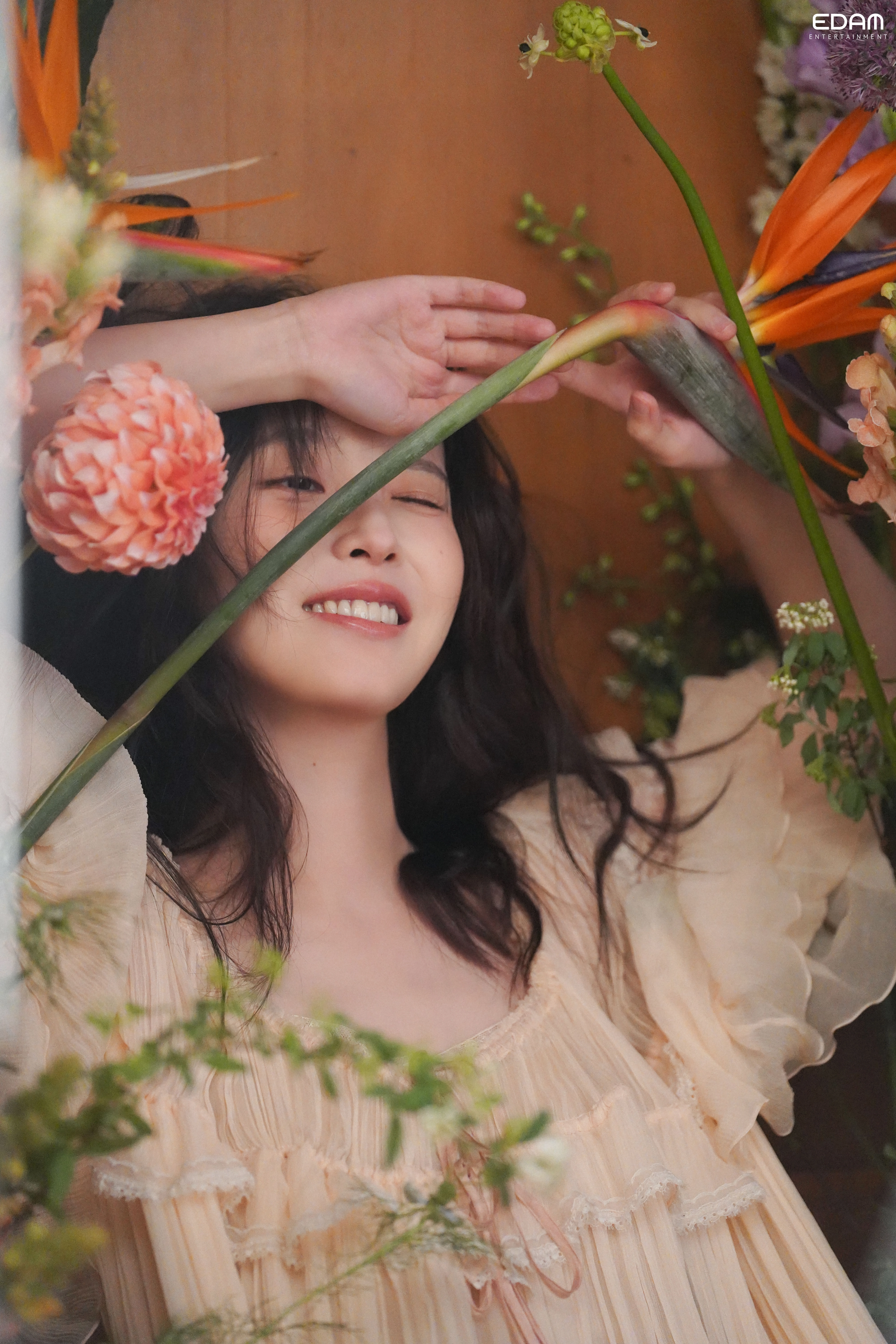 19아이유 엘르 화보 촬영 비하인드(고화질).jpg(8)