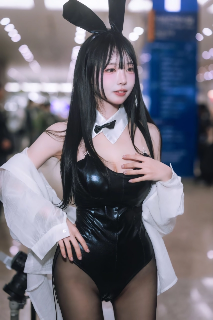 ㅇㅎ) 바니걸 코스프레를 한 모모리나