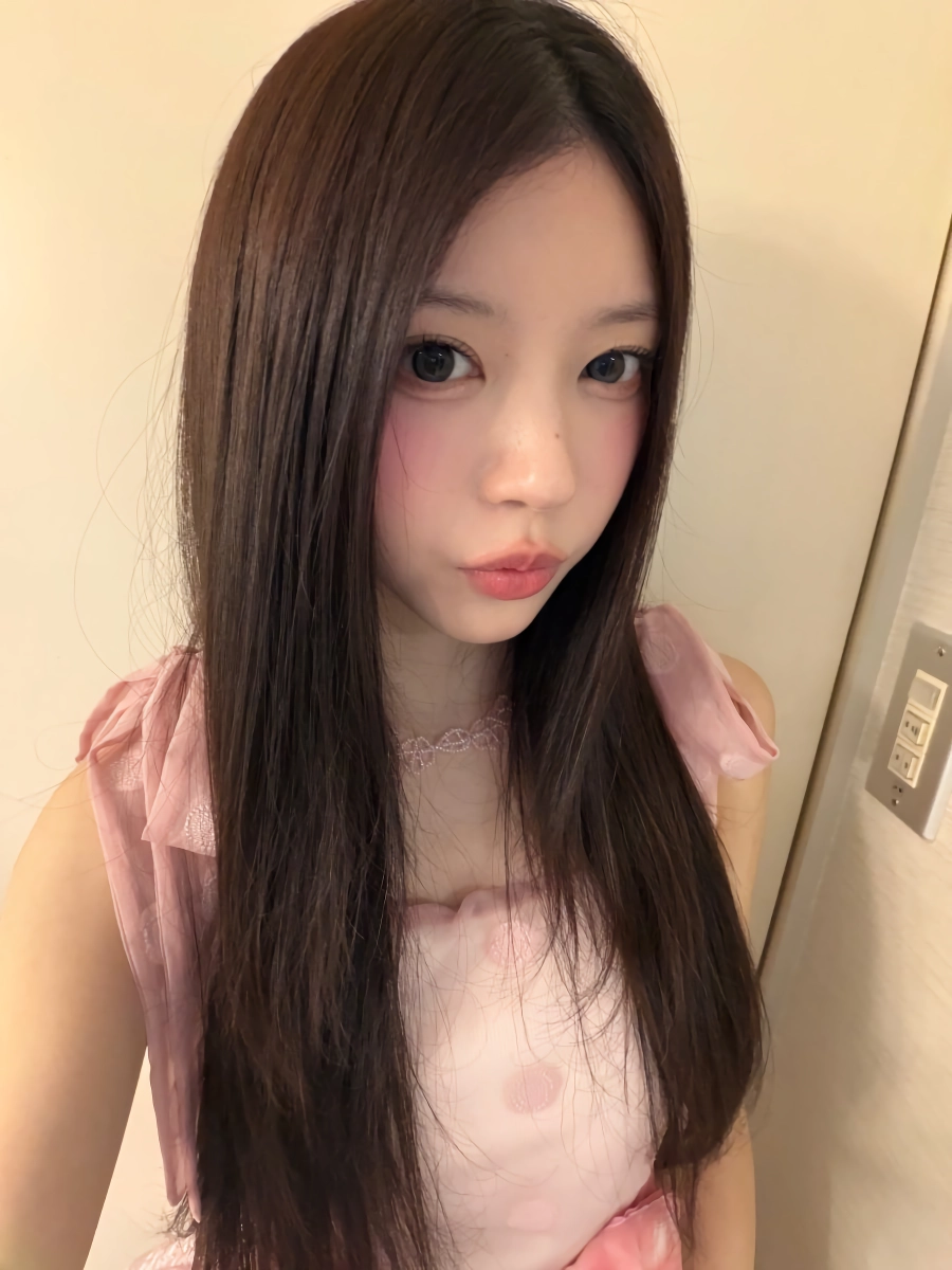 와 지금까지 나온 일본인 아이돌 멤버중 제일 예쁜듯