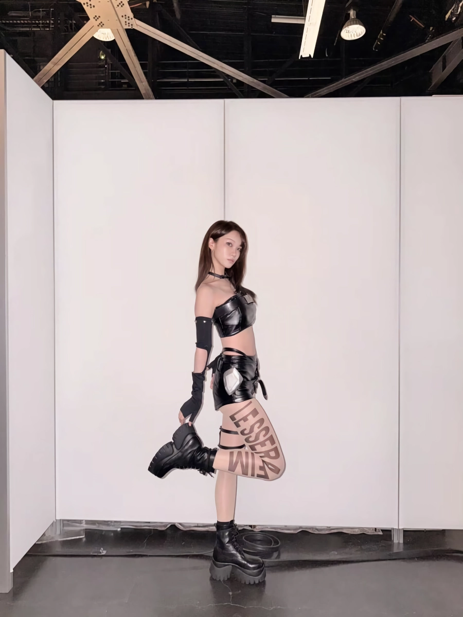 [르세라핌] 김채원 인스타 ㄷ.jpg