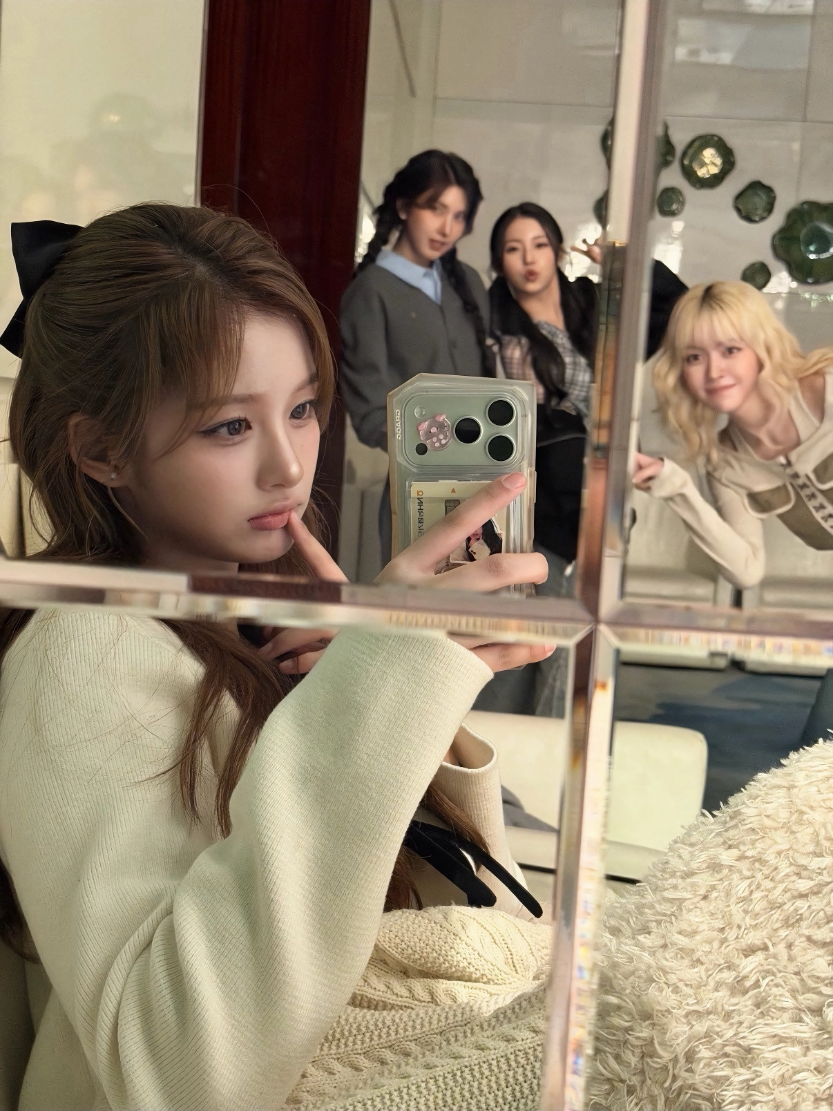 엔믹스 릴리 (해원,설윤,배이,지우,규진)