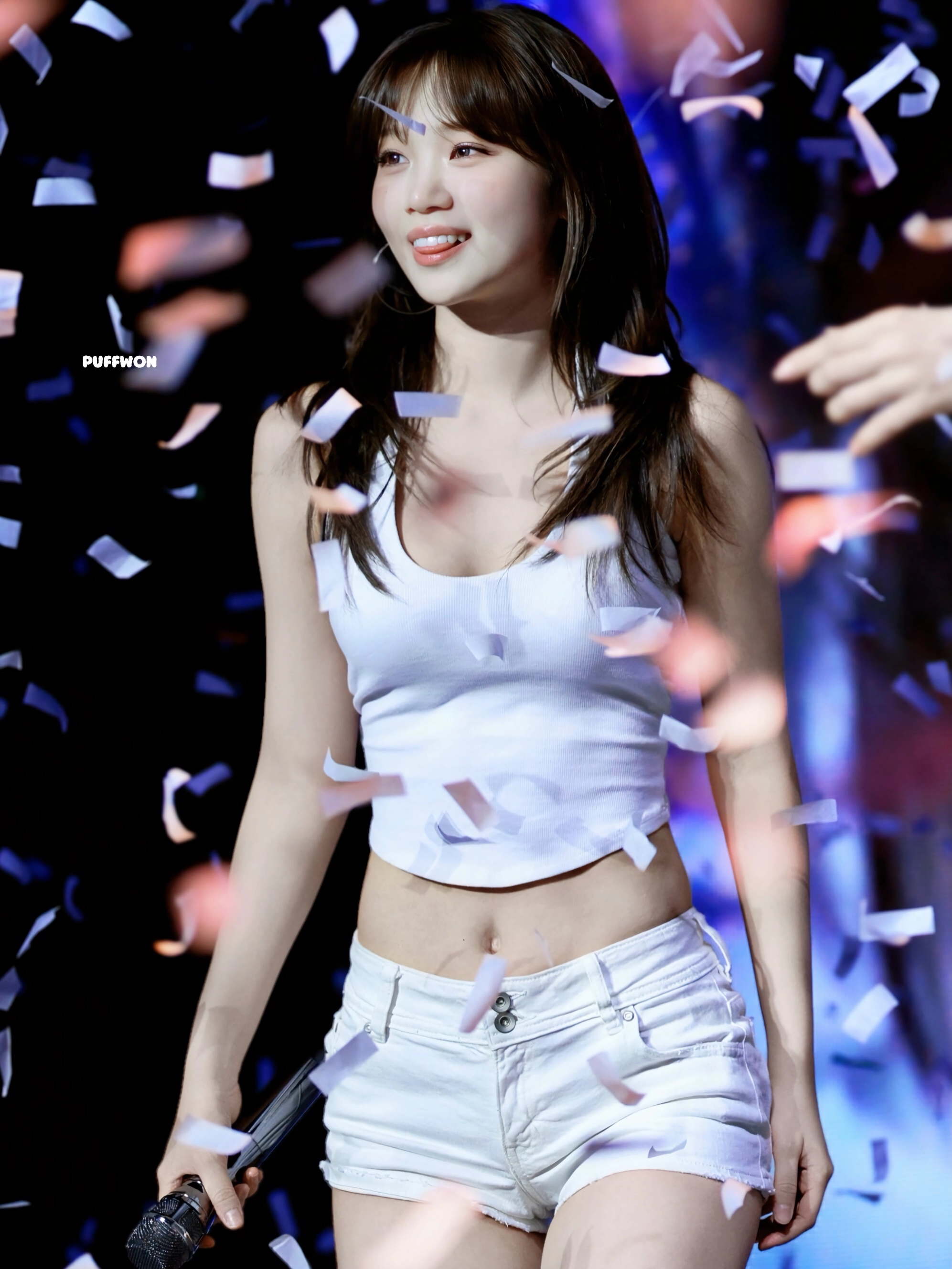 귀여운 김채원 런던콘서트짤