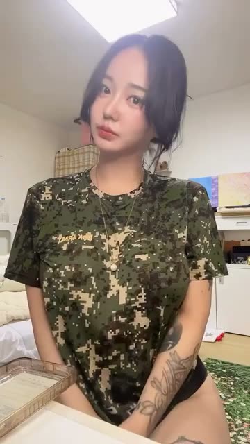 (SOUND)이런 여군이 실제로 존재하면 ㄹㅇ 난리날듯 ㄷㄷ