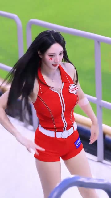 (SOUND)LG 신입 서여진 치어리더 비키니 몸매 공개