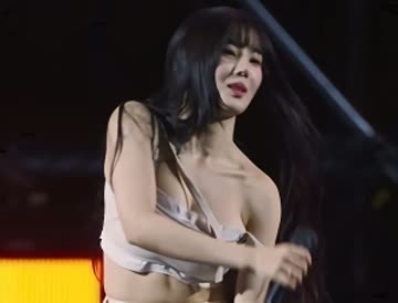 권은비, 일본 공연 꼭노 영상