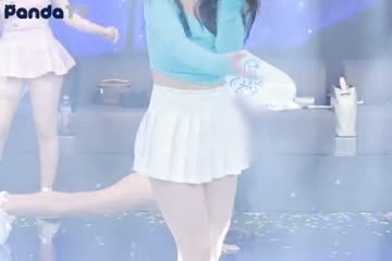 ㅇㅎ) 살짝 살짝 보이는 흰팬티가 압권임