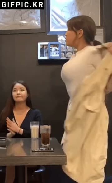 H컵 앞에서 기 죽어버린 D컵 여사친
