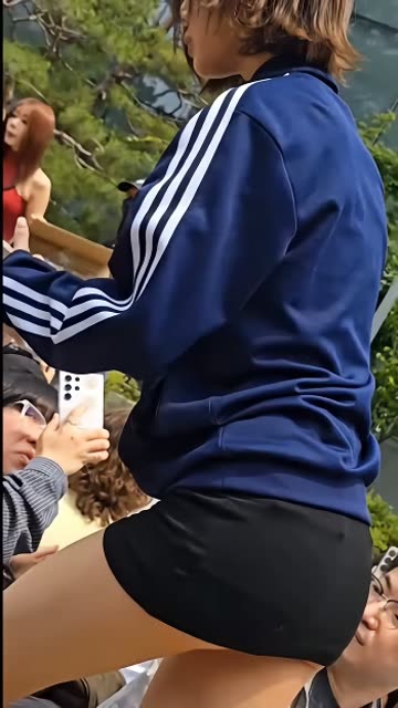 (SOUND)드림캐쳐 유현 팬들 사이에서 검정 초미니 엉밑살 노출