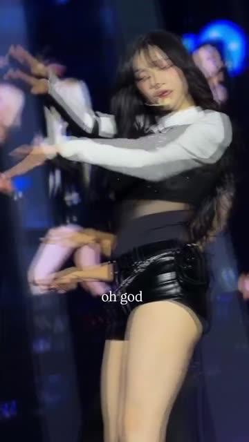 카리나 가죽팬츠 야벅지 ㄷㄷ