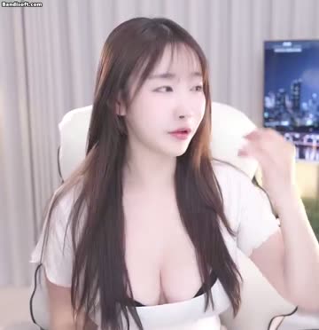 얼굴은 순둥한데 몸매가 살벌