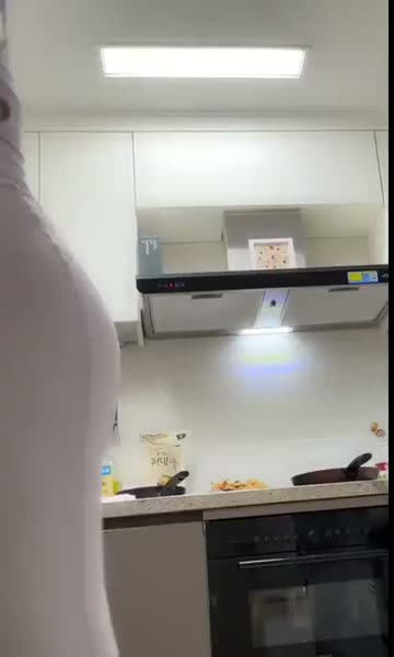 (SOUND)많이 파인 미시룩 입고 요리하는 하리미 출렁출렁 가슴골