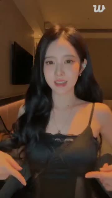 라방 중 야한 시스루 란제리 입고 요망한 손동작 스테이씨 시은