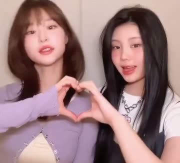 ㅇㅎ)아일릿 원희 사촌언니 비키니 몸매 ㄷㄷ ㄷㄷ ㄷㄷ ㄷㄷ.gif