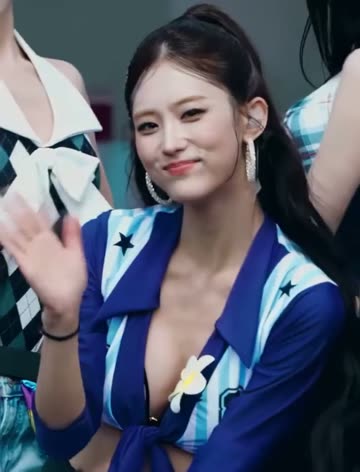 아이칠린 주니반전몸매 HOT한 가슴GOAL