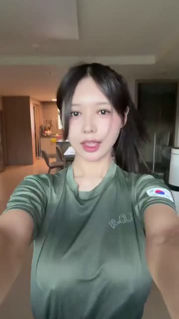 (SOUND)ㅇㅎ)뭐가 쳐다보고있는거같은