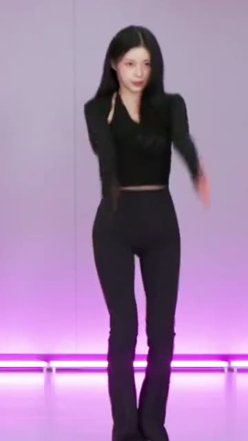 안무연습하는 깜냥이 엔믹스 규진 검정 레깅스 Y존 엉덩이 라인 #2