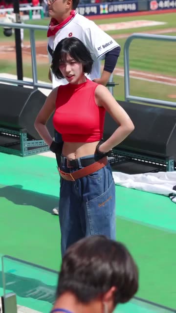 (SOUND)초면인데 몸매 역대급인 치어리더